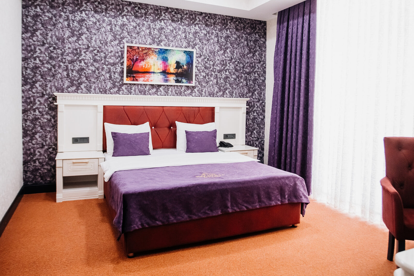 İsmayıllı Resort & Hotel otağının işıqlı interyeri
